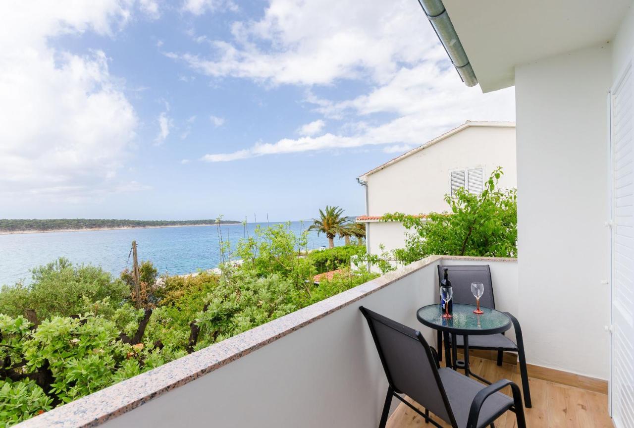 Apartments And Rooms Bianca Barbat na Rabu Exterior foto