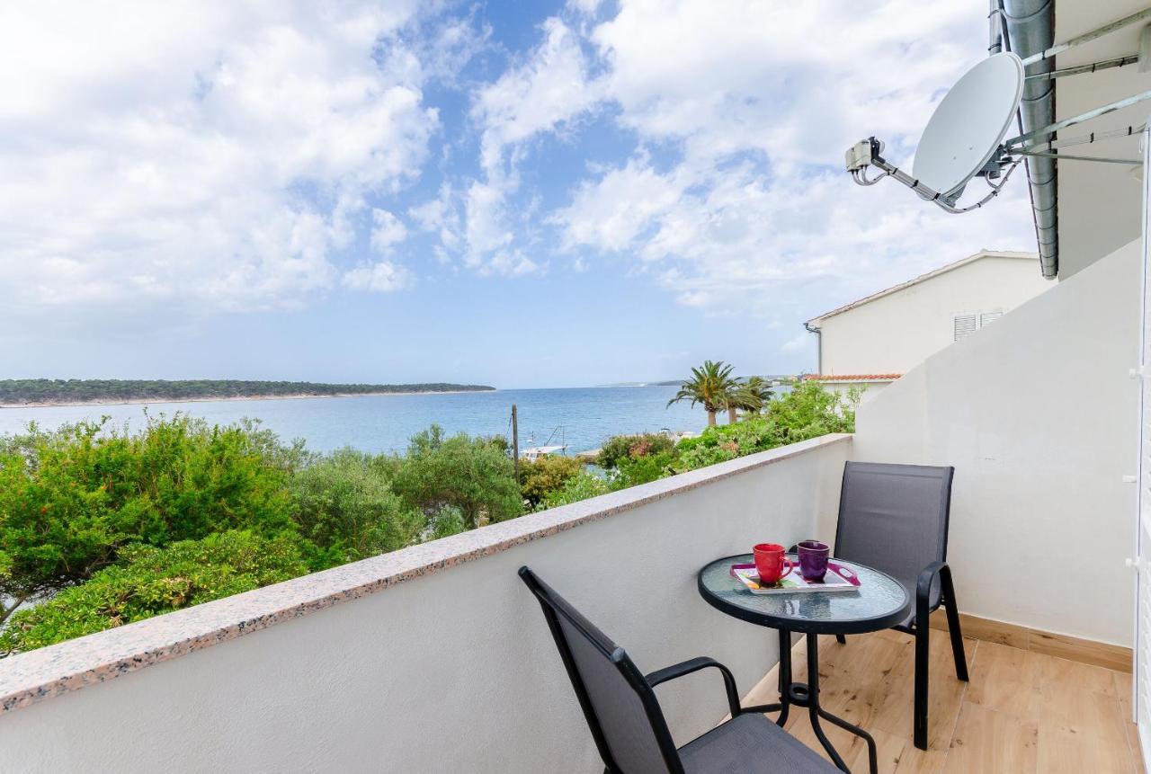 Apartments And Rooms Bianca Barbat na Rabu Exterior foto
