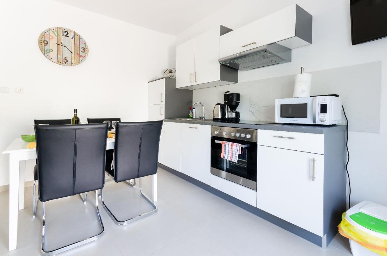 Apartments And Rooms Bianca Barbat na Rabu Exterior foto