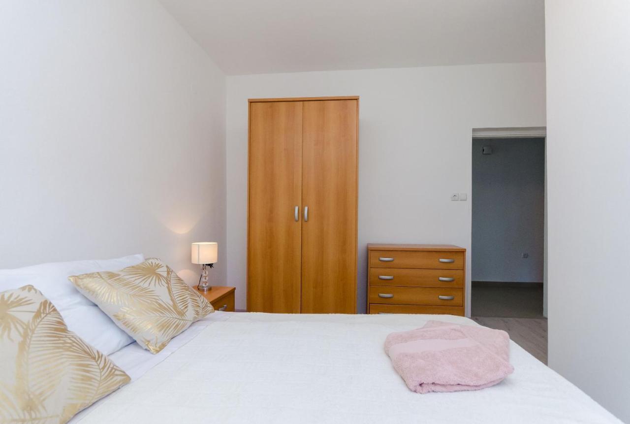 Apartments And Rooms Bianca Barbat na Rabu Exterior foto