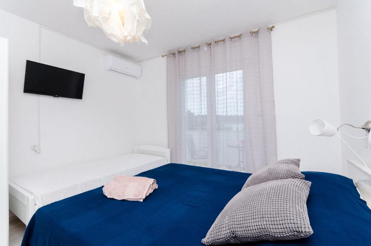 Apartments And Rooms Bianca Barbat na Rabu Exterior foto
