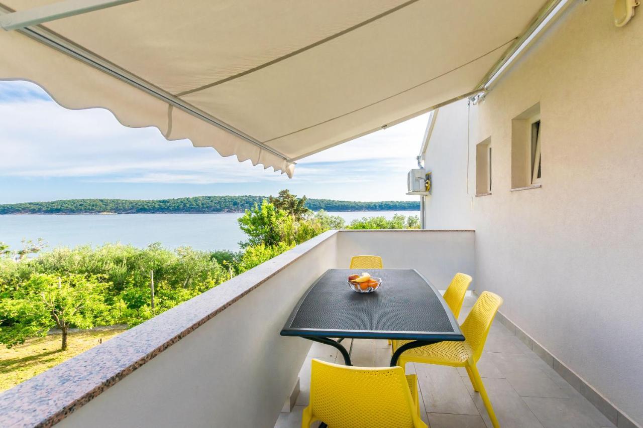 Apartments And Rooms Bianca Barbat na Rabu Exterior foto