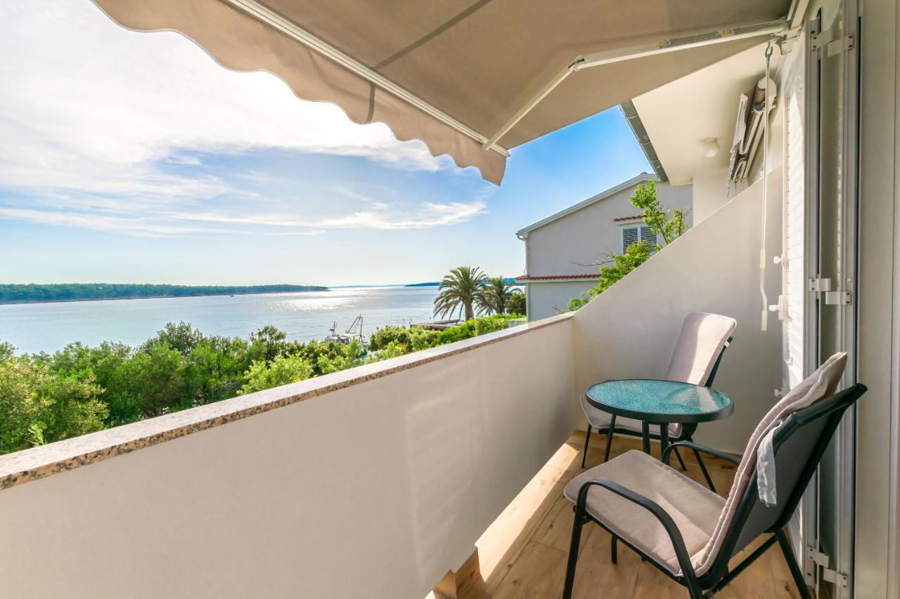 Apartments And Rooms Bianca Barbat na Rabu Exterior foto